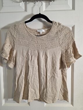 KIRIOUS Los Angeles Beige Smocked Top Flutter Sleeve Size Medium